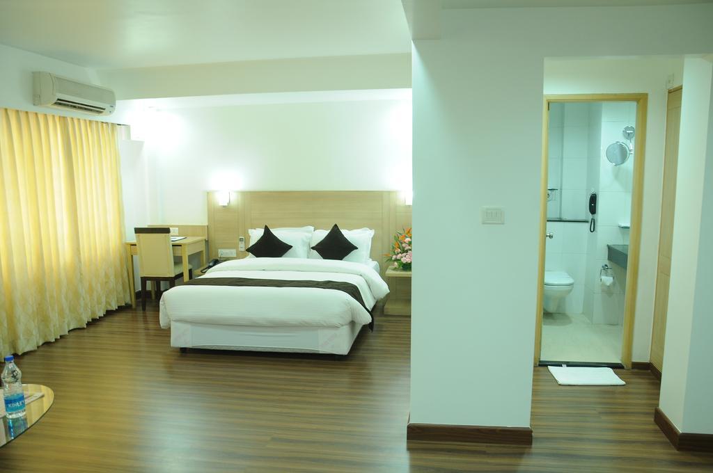 Hotel Ambient Turret Bangalore Zimmer foto